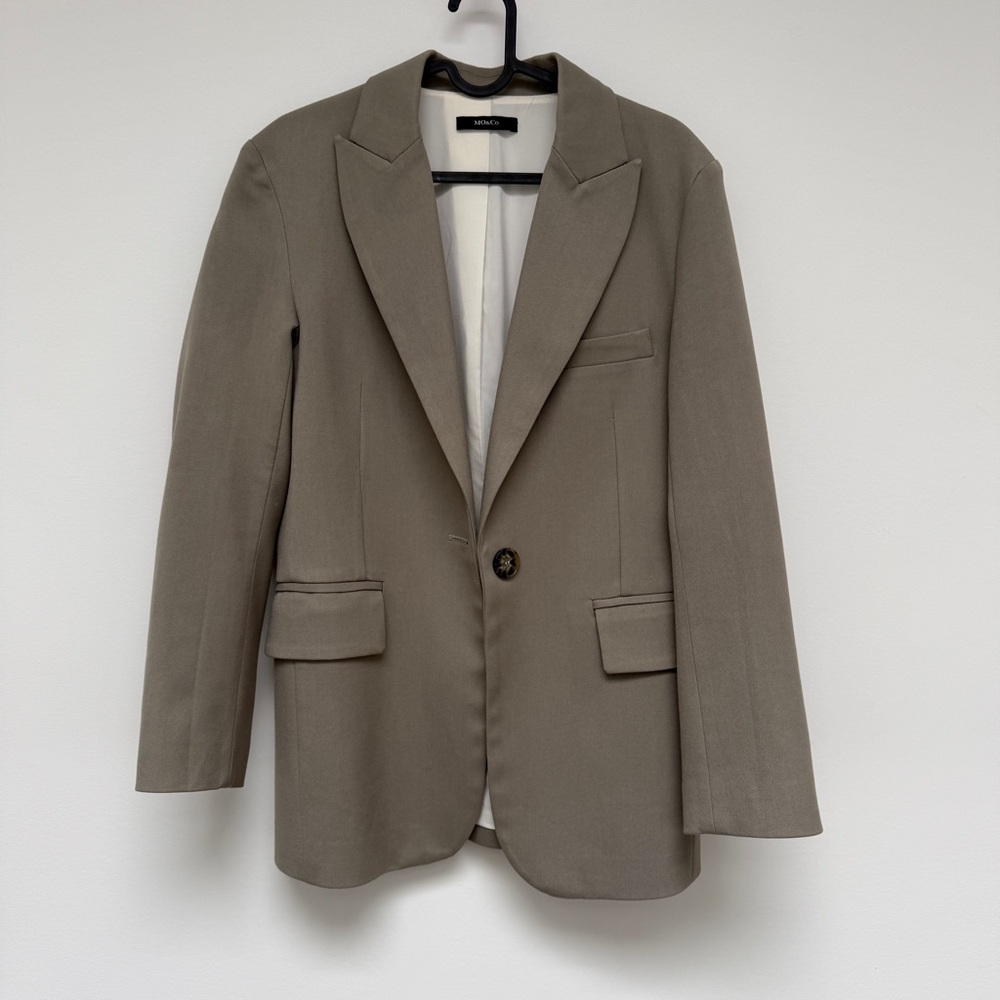 MO & Co. WOOL BLEND STRUCTURED BLAZER